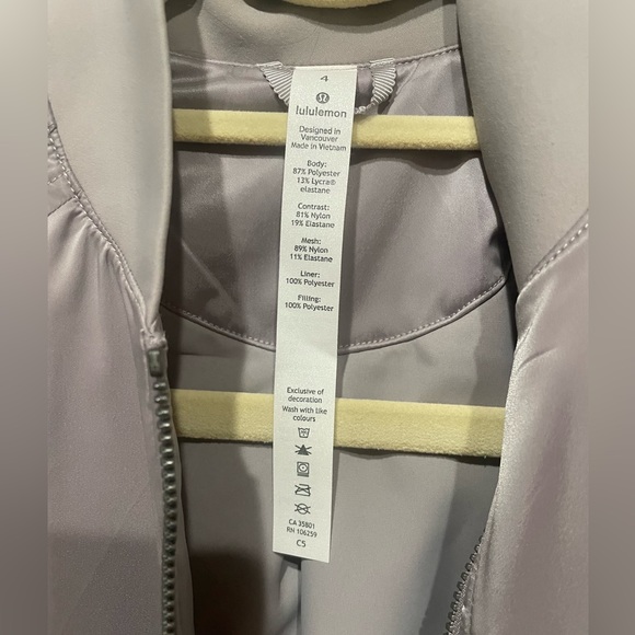 NWT Lululemon bomber in Gray/grey. NEW size 4 - Picture 4 of 5